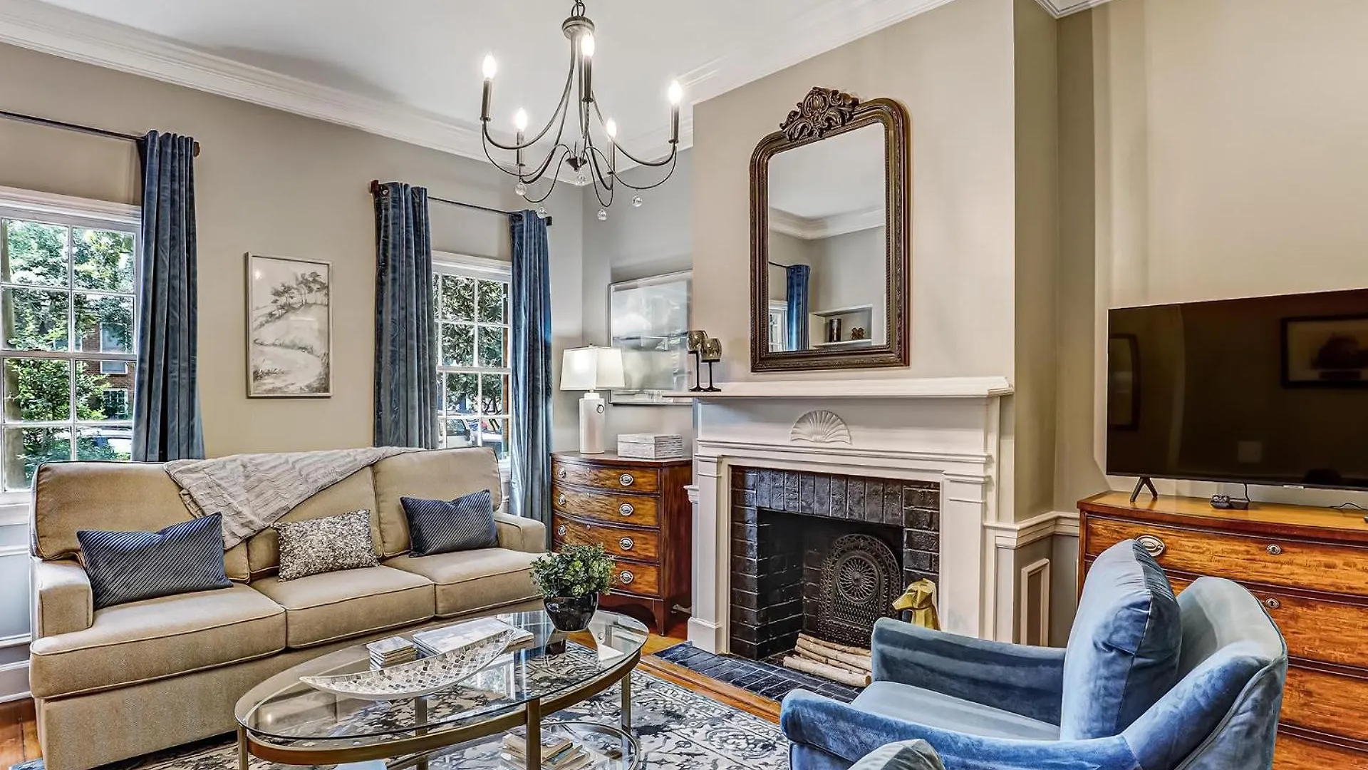 Savannah Charm